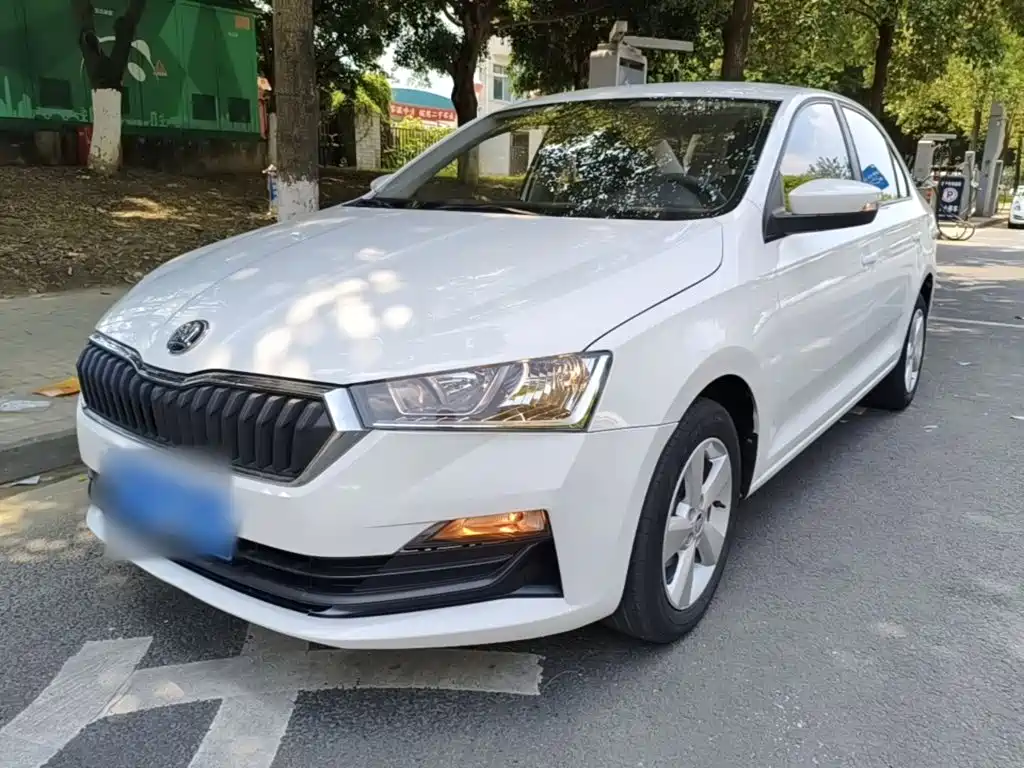 Skoda Rapid 2021 — фото 1