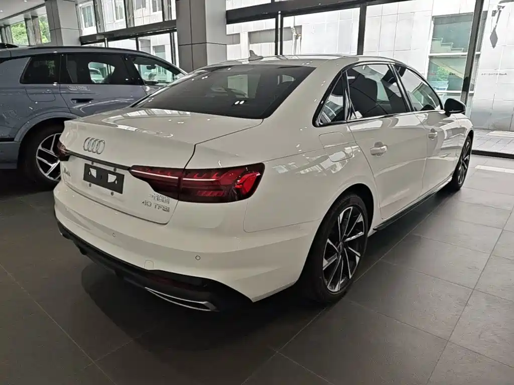 Audi A4L 2023