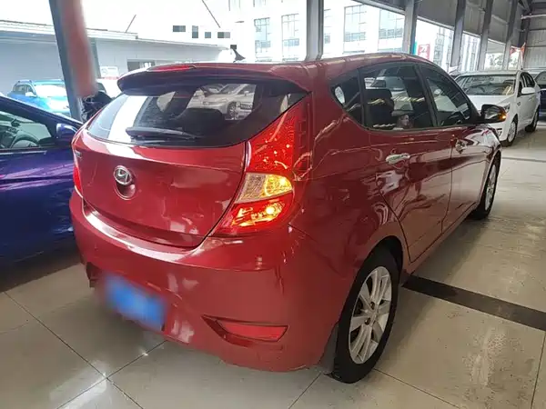 Hyundai Rui Yi 2015