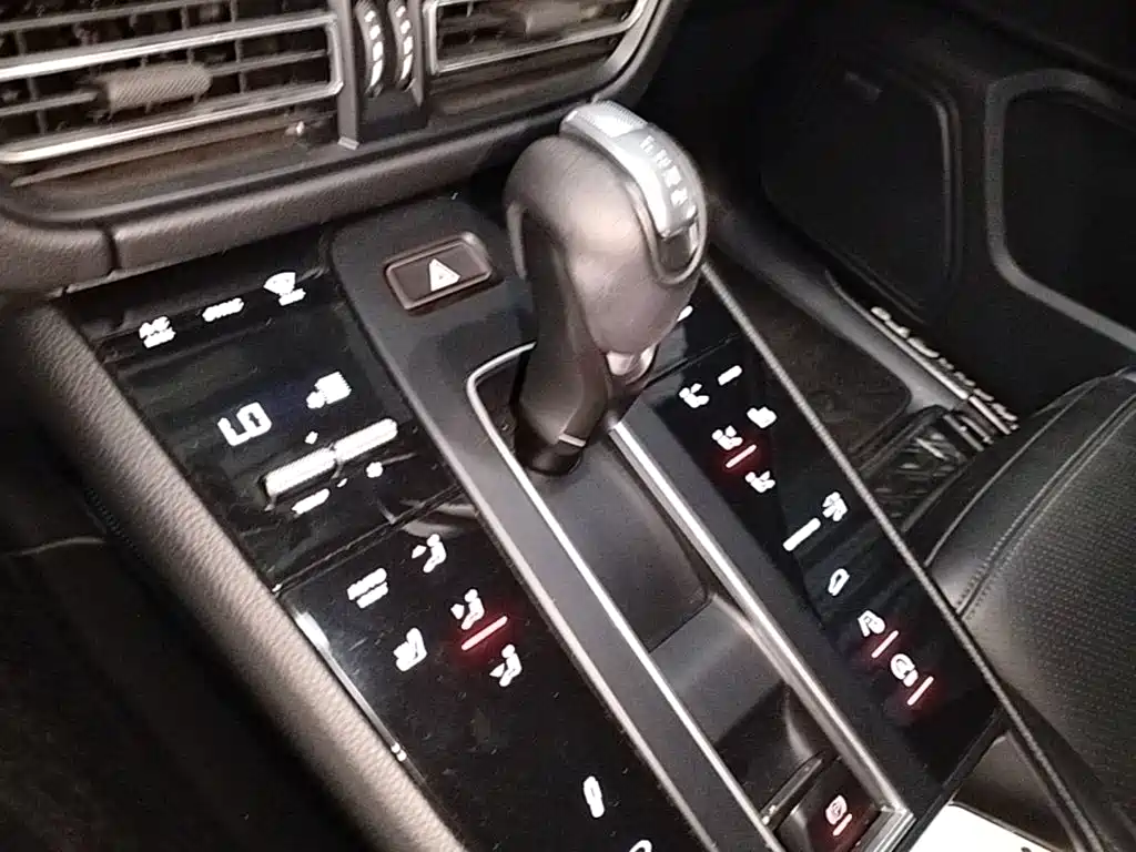 Porsche Macan 2022 — фото 14