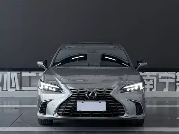 Lexus ES 2026