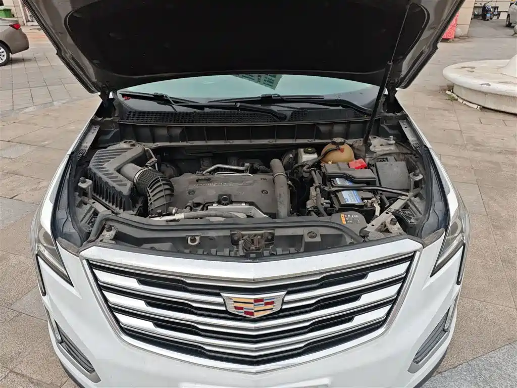 Cadillac XT5 2018 — фото 16