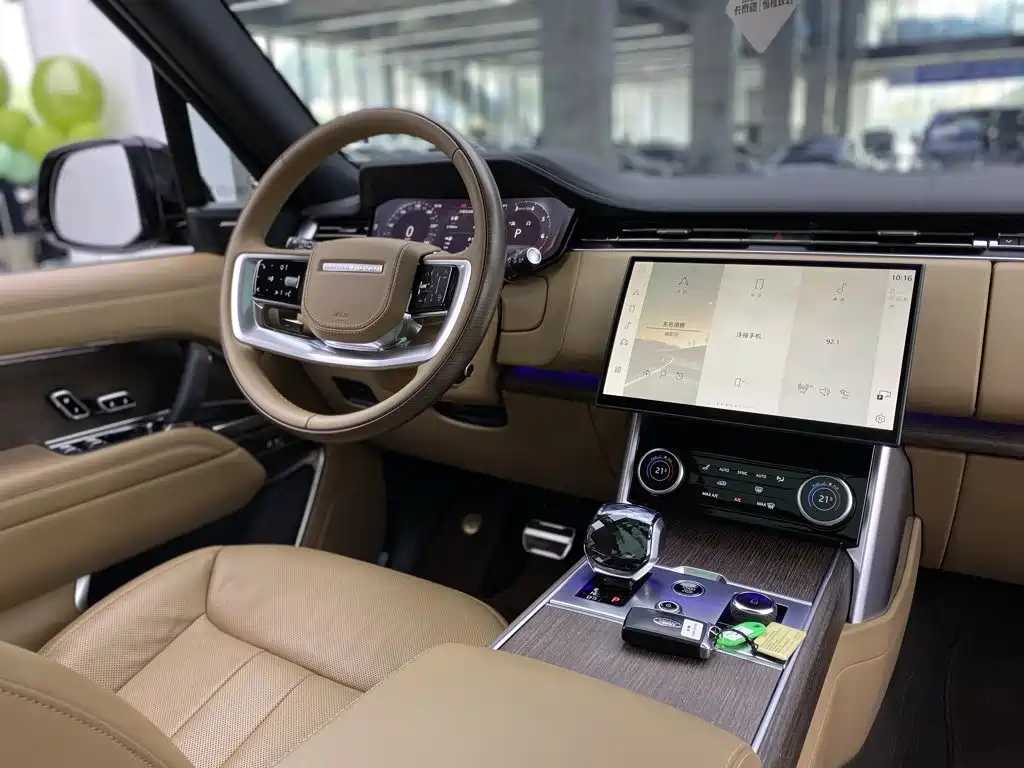 Land Rover Range Rover 2023 — фото 12