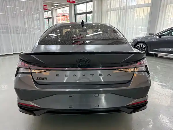 Hyundai Elantra 2022