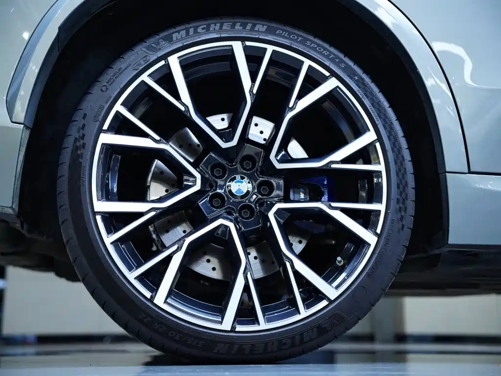 BMW X5 M 2022 — фото 10