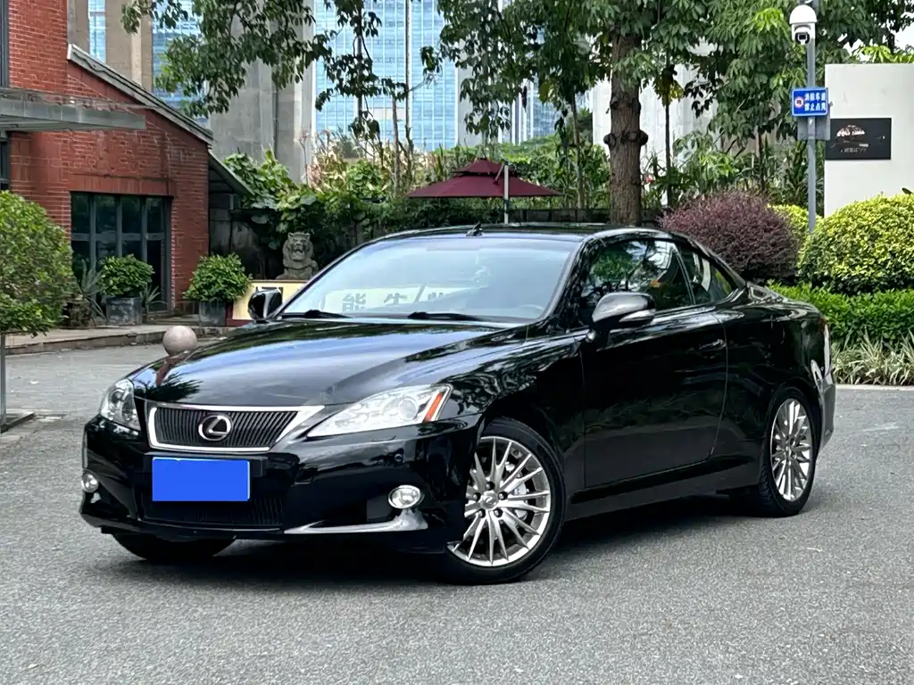 Lexus IS 2010