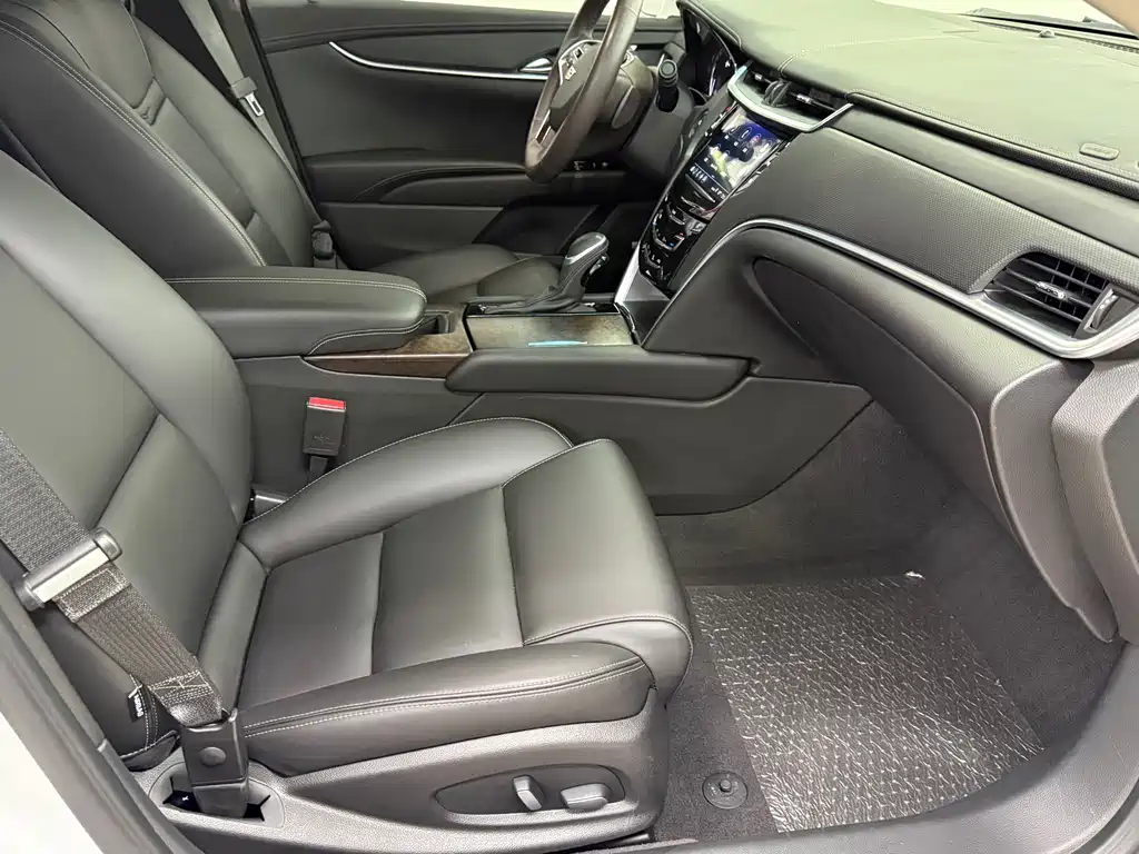 Cadillac XTS 2019 — фото 12