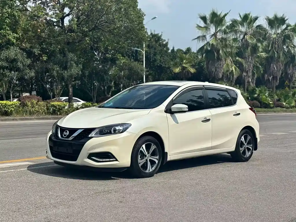 Nissan Tiida 2020 — фото 1