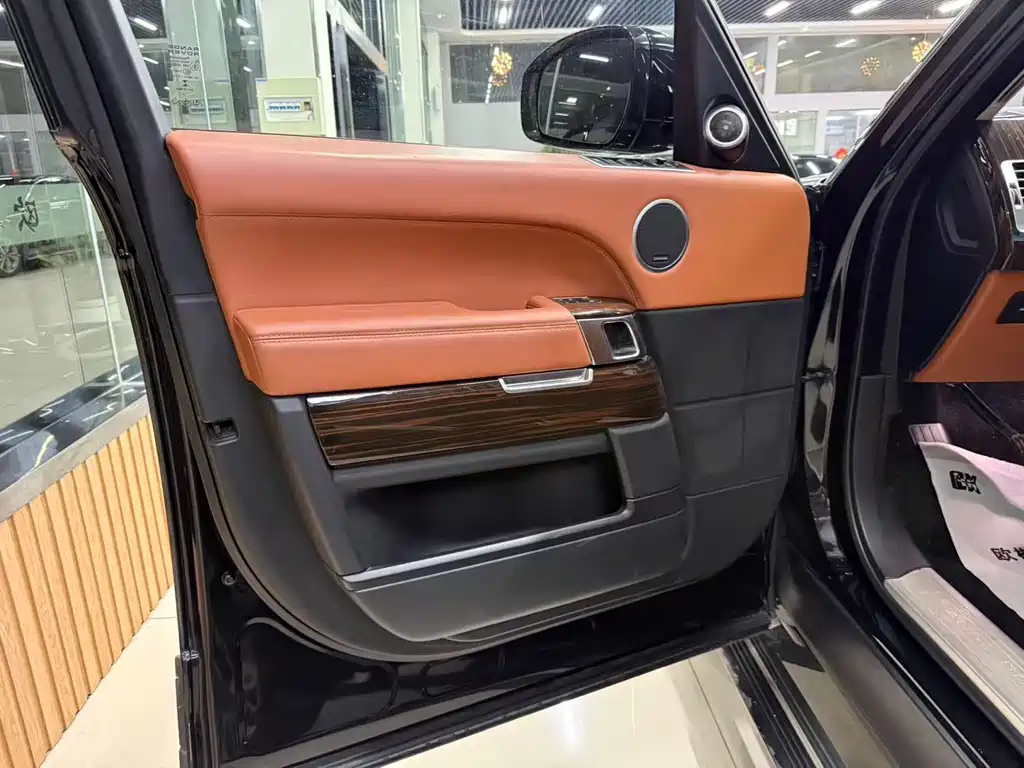 Land Rover Range Rover 2017 — фото 18