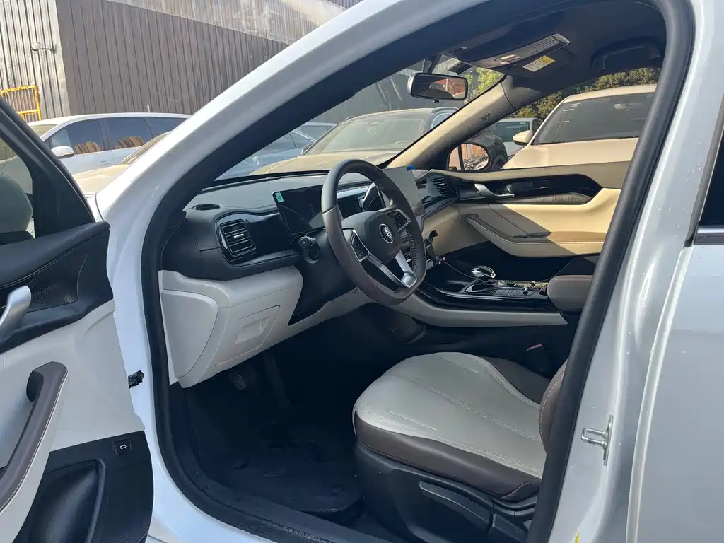 BYD Qin PLUS 2025 — фото 10