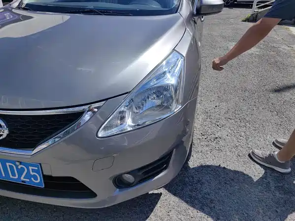 Nissan Tiida 2014