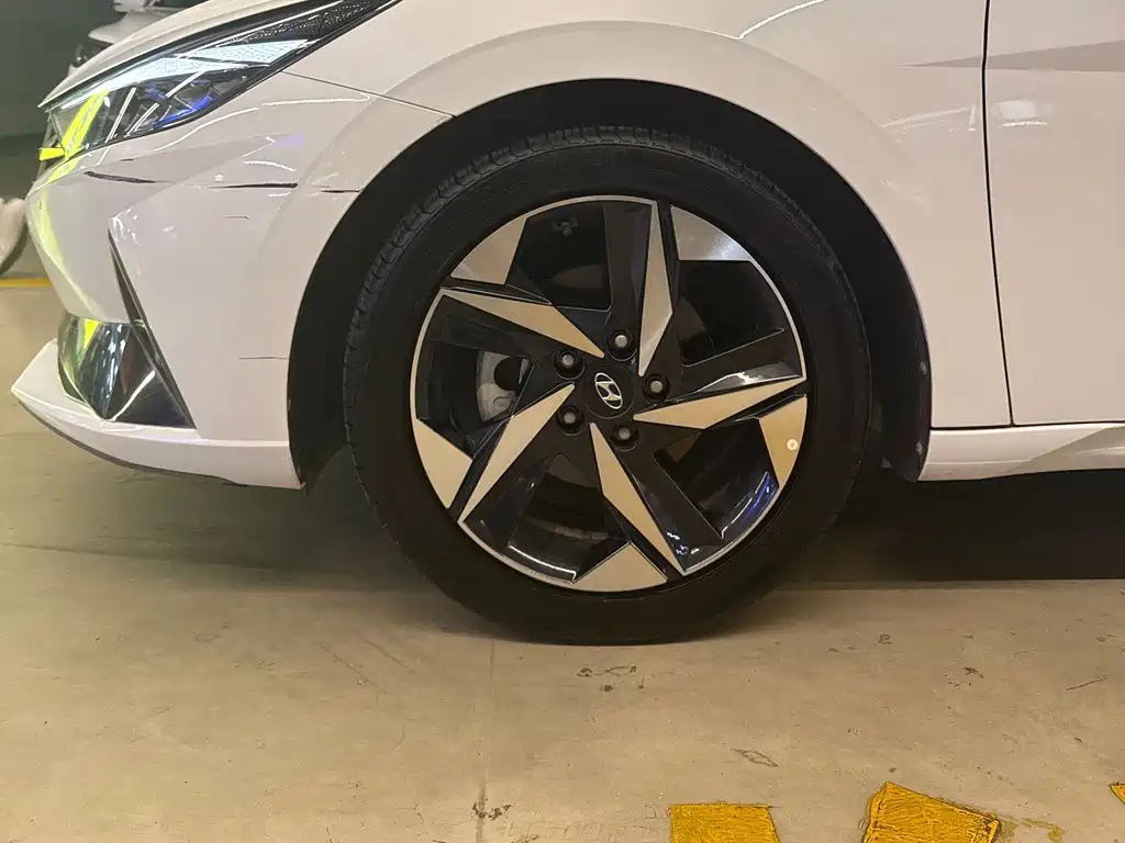 Hyundai Elantra 2021