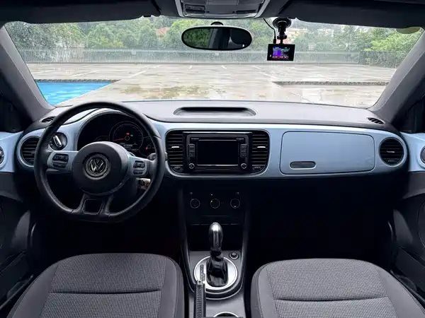 Volkswagen Beetle 2016