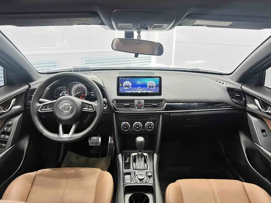 Mazda CX-4 2023 — фото 17