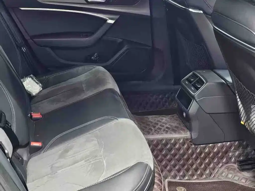 Audi A6L New Energy 2021 — фото 10