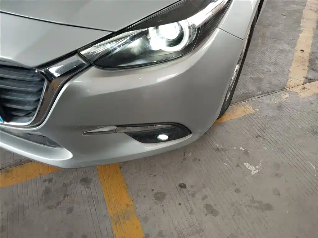 Mazda 3 Axela 2019 — фото 24