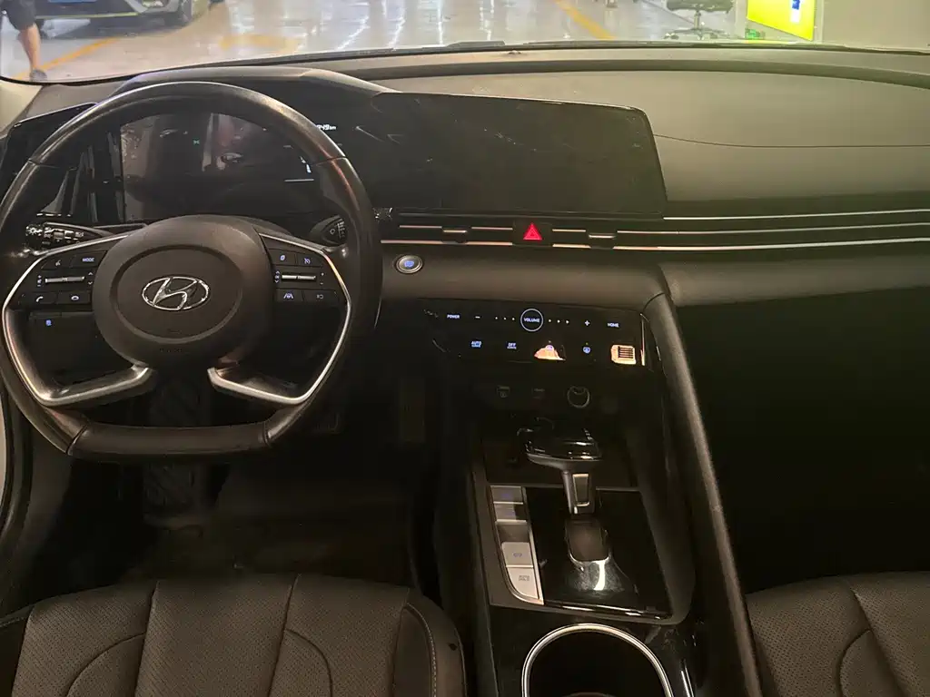 Hyundai Elantra 2021 — фото 10