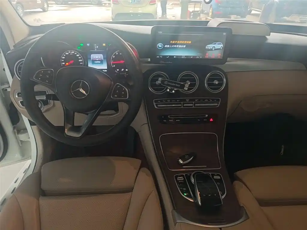 Mercedes-Benz GLC 2017 — фото 10