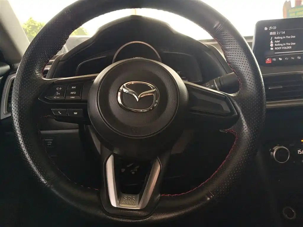 Mazda 3 Axela 2019 — фото 11