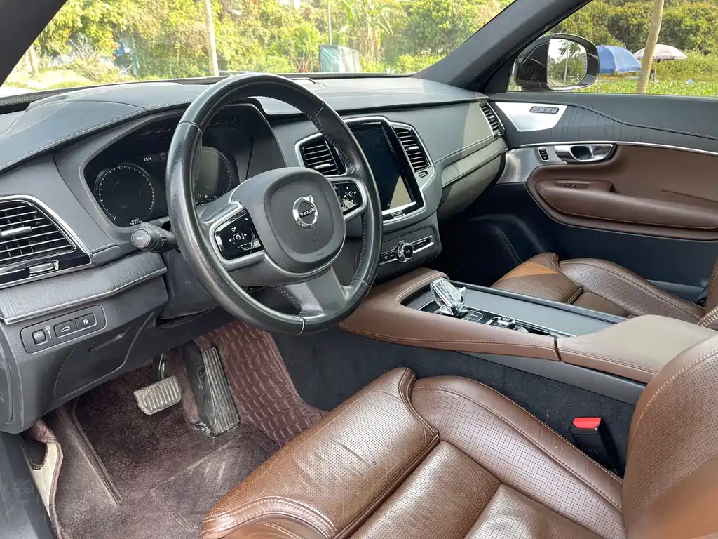 Volvo XC90 PHEV 2022 — фото 17