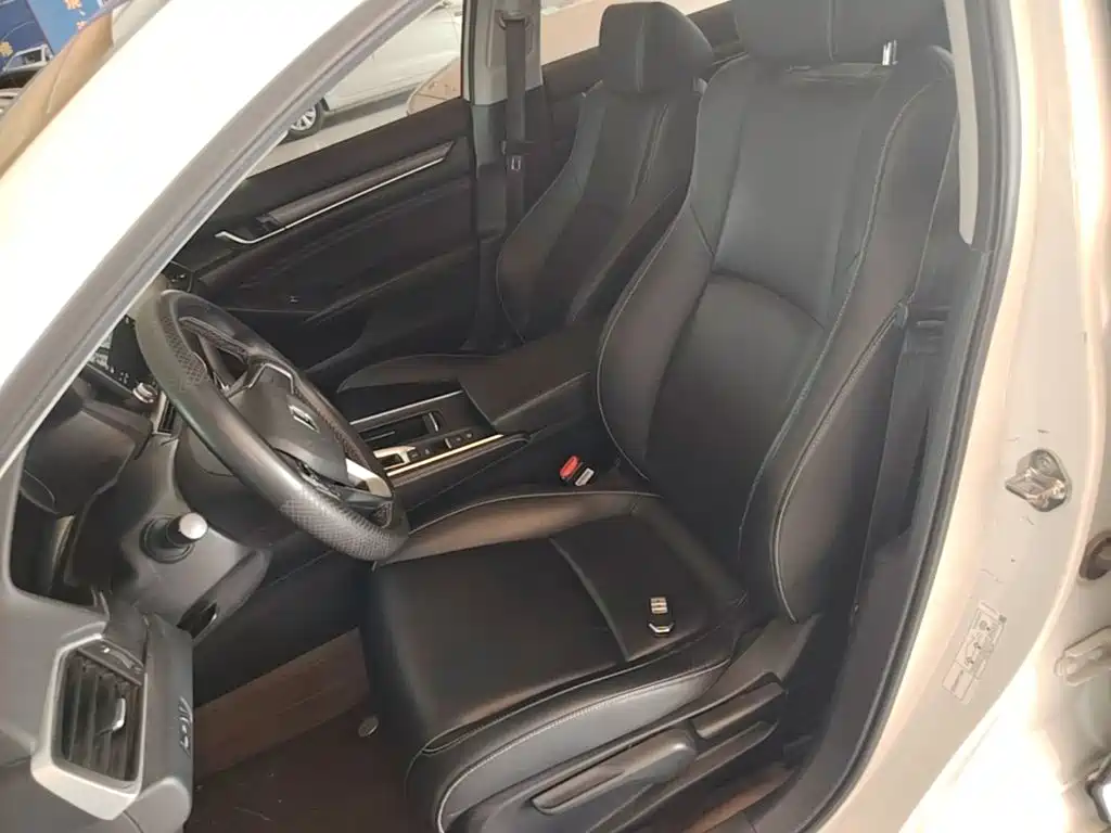 Honda Inspire 2021 — фото 15