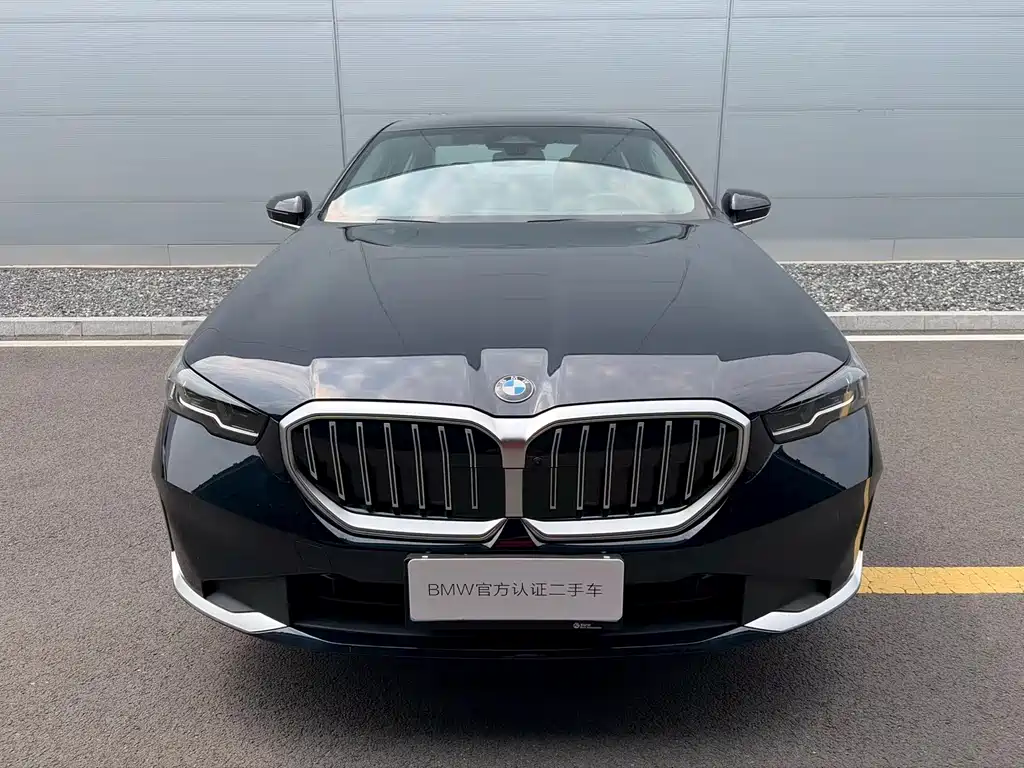 BMW 5 Series 2025