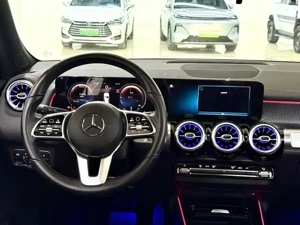 Mercedes-Benz GLB 2021