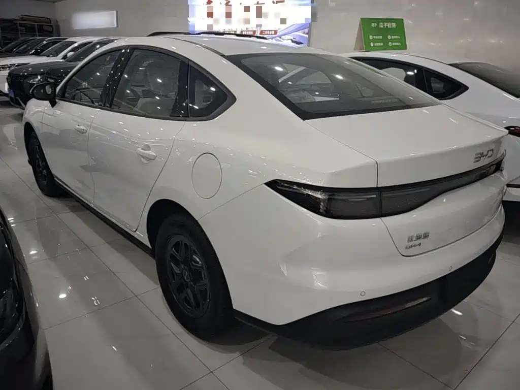 BYD Seal 05 DM-i 2026 — фото 5