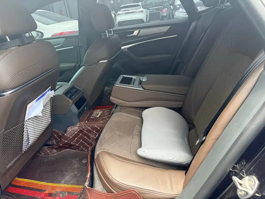 Audi A7L 2022