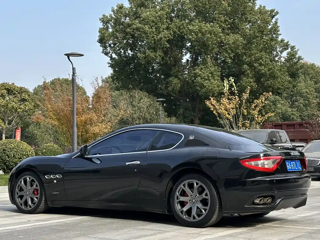 Maserati GranTurismo 2016 — фото 4