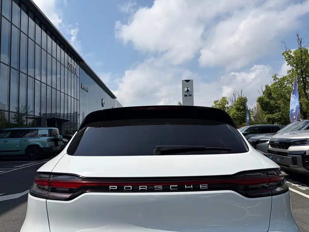 Porsche Macan 2020 — фото 12