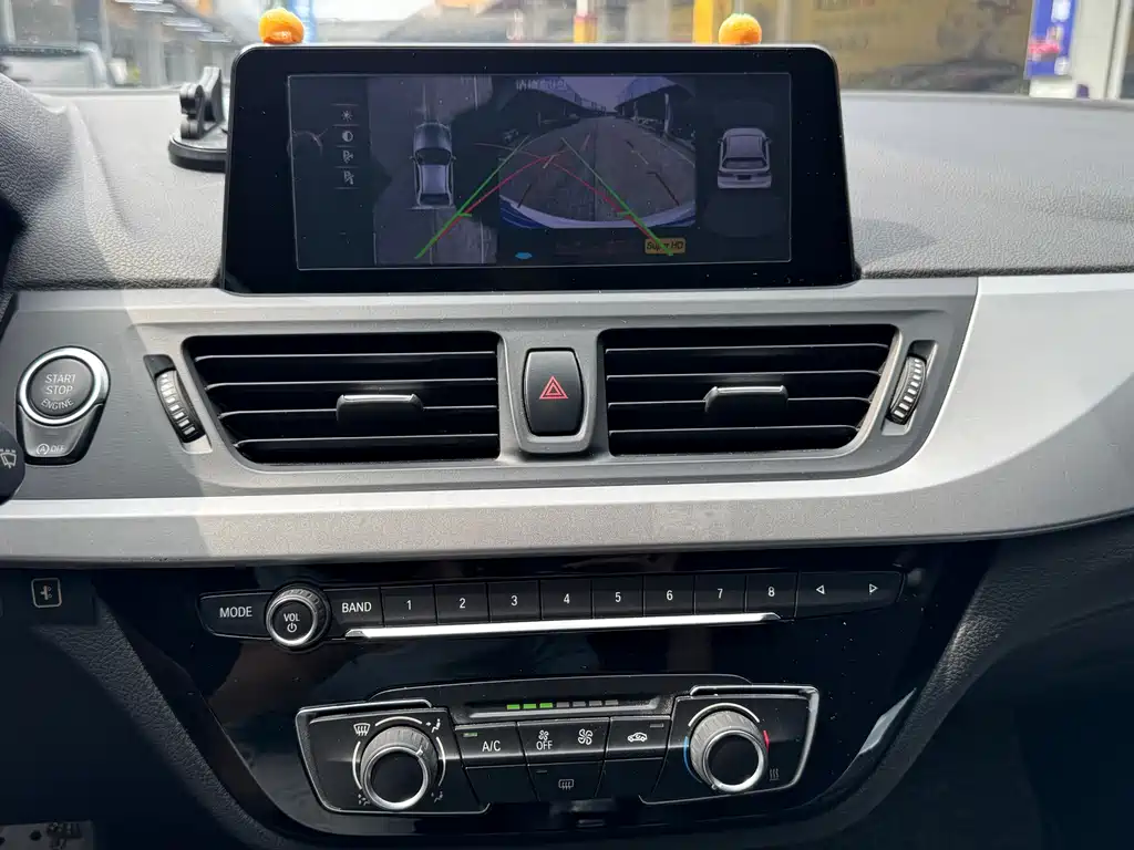 BMW 1 Series 2017 — фото 14