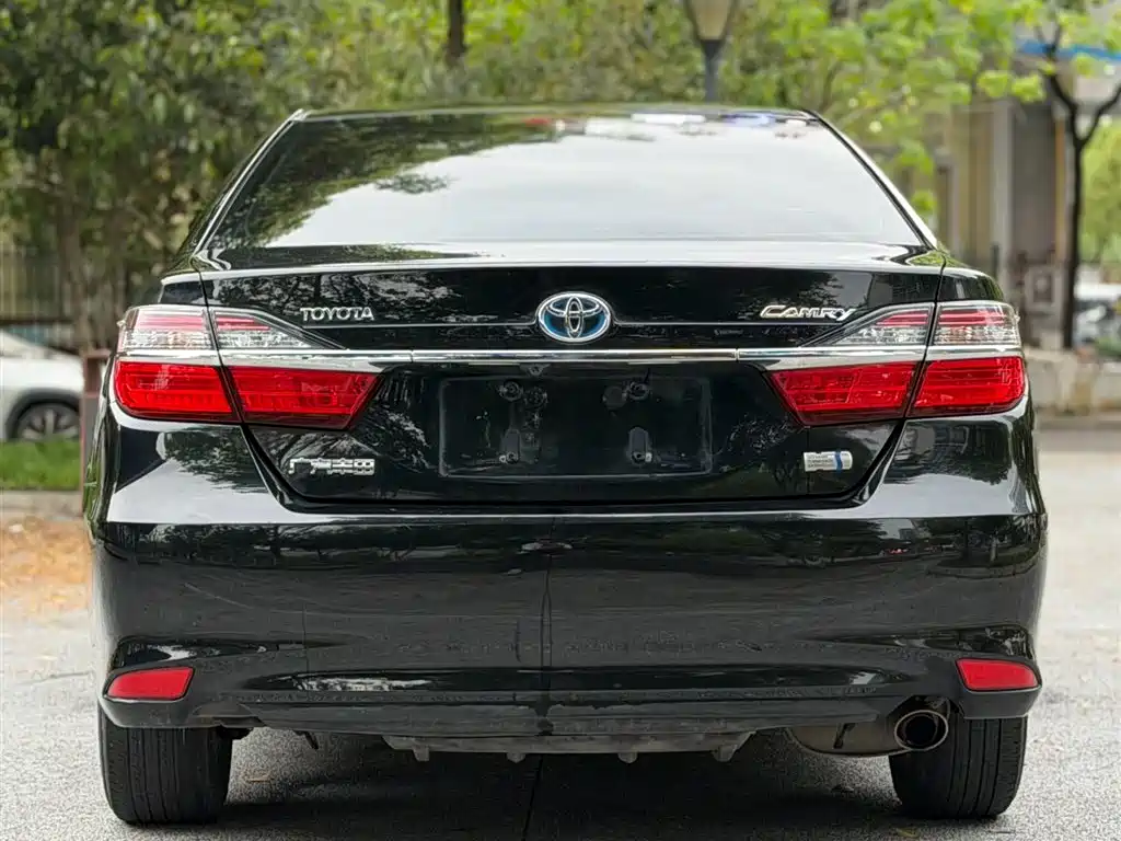 Toyota Camry 2017 — фото 5