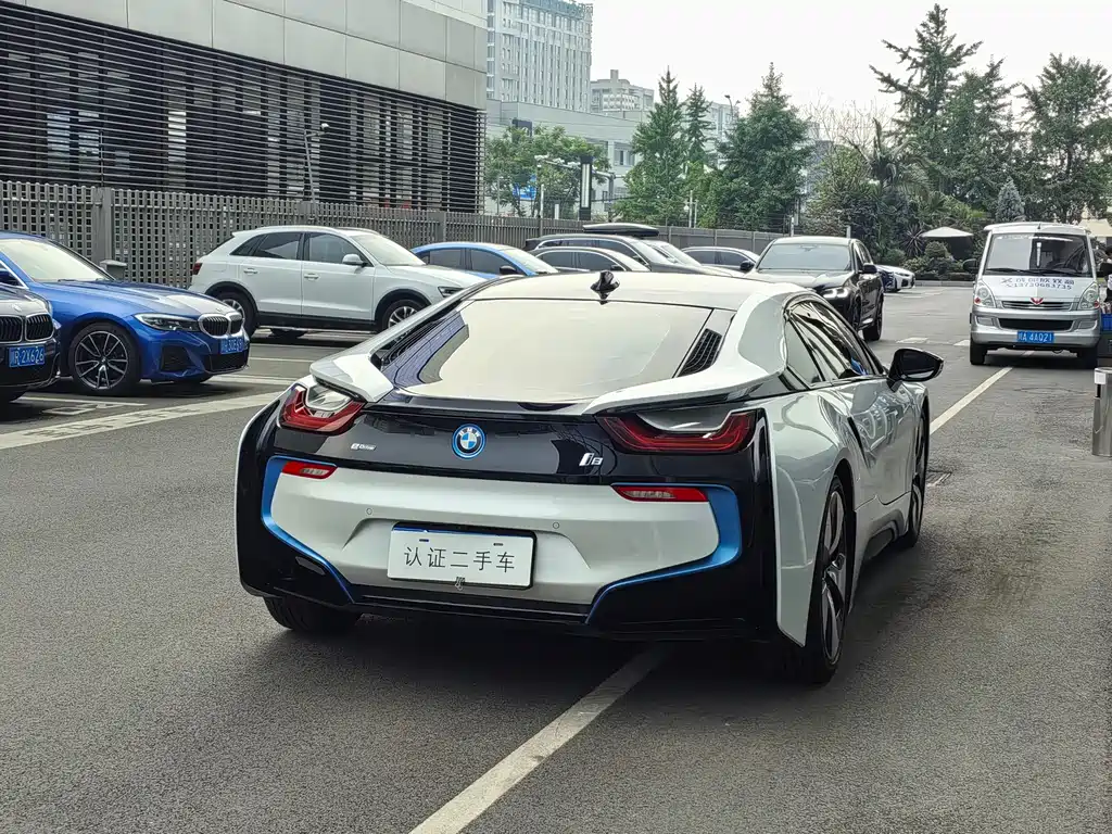 BMW i8 2016