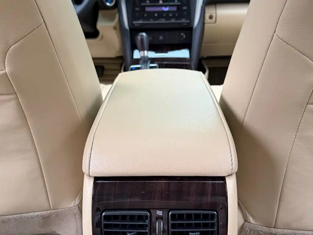 Toyota Camry 2017 — фото 17
