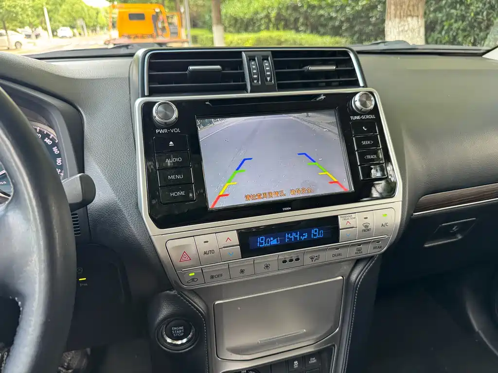 Toyota Prado 2018 — фото 10