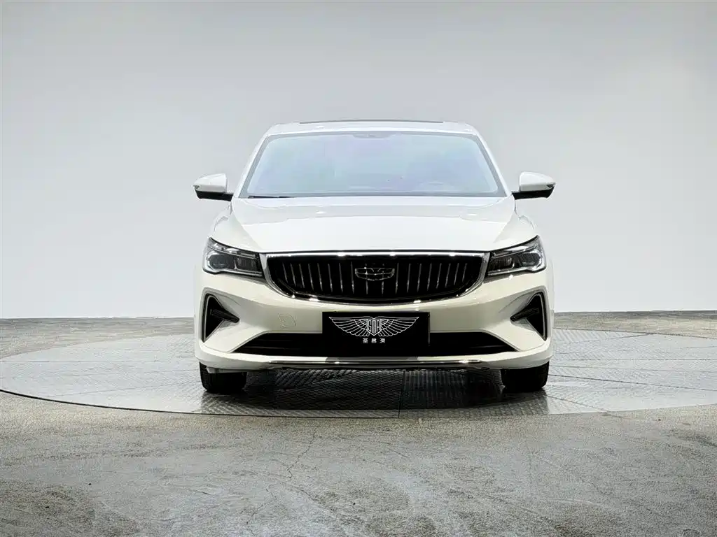 Geely Emgrand 2022 — фото 16