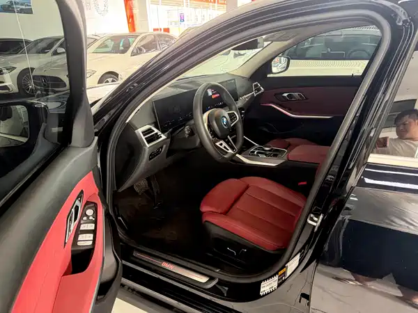 BMW i3 2025