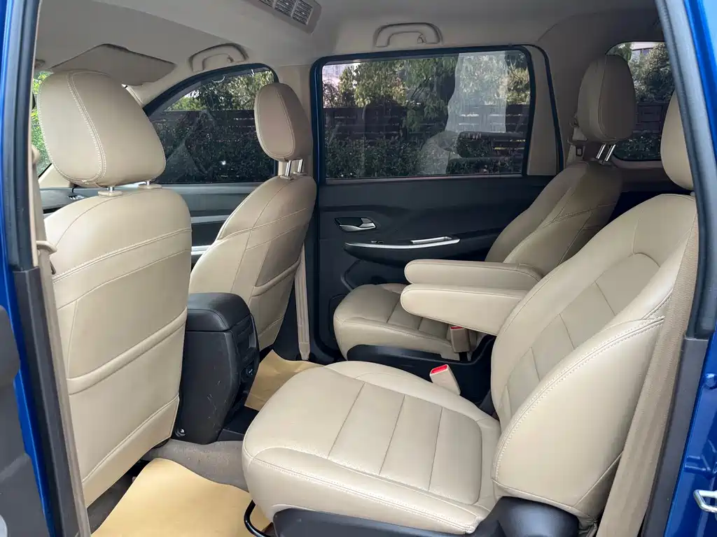 Wuling Hongguang 2018 — фото 11