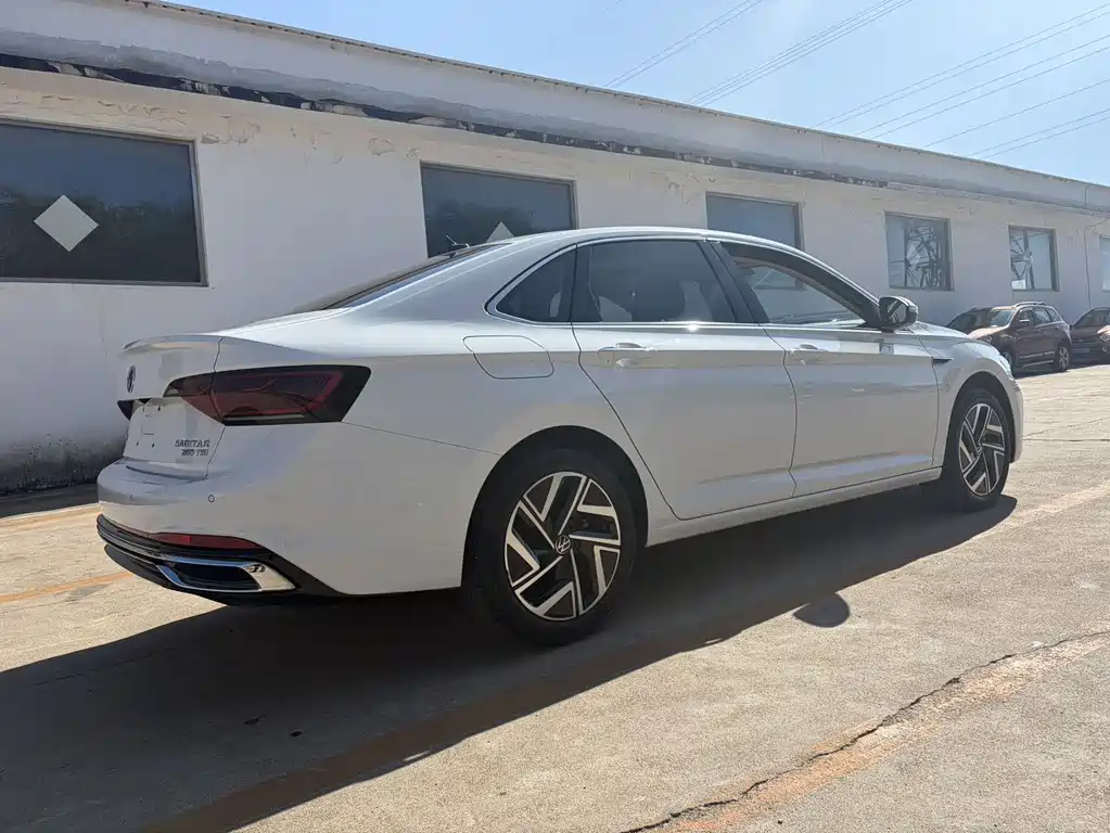 Volkswagen Sagitar 2022