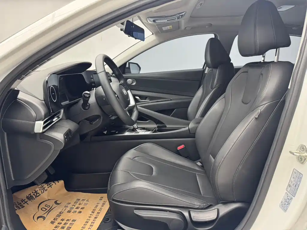 Hyundai Elantra 2023