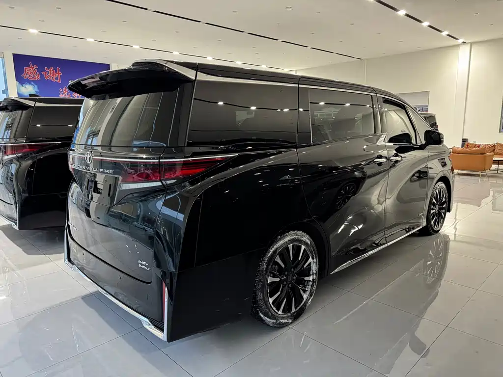 Toyota Vellfire 2024 — фото 10