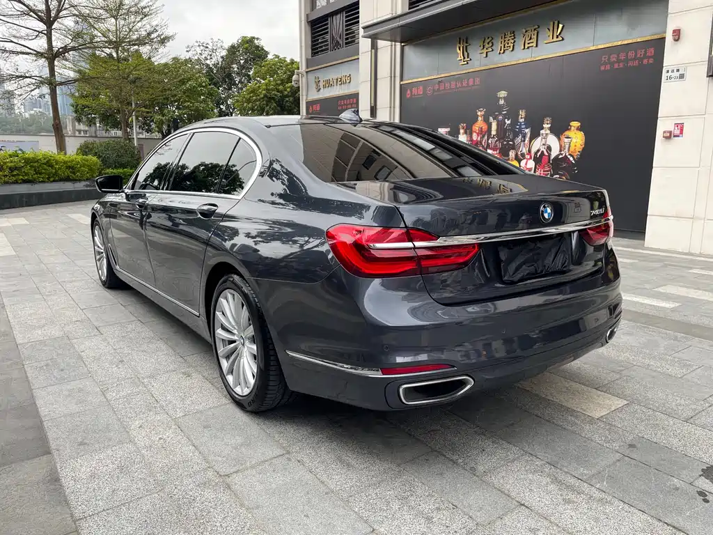 BMW 7 Series 2016 — фото 15