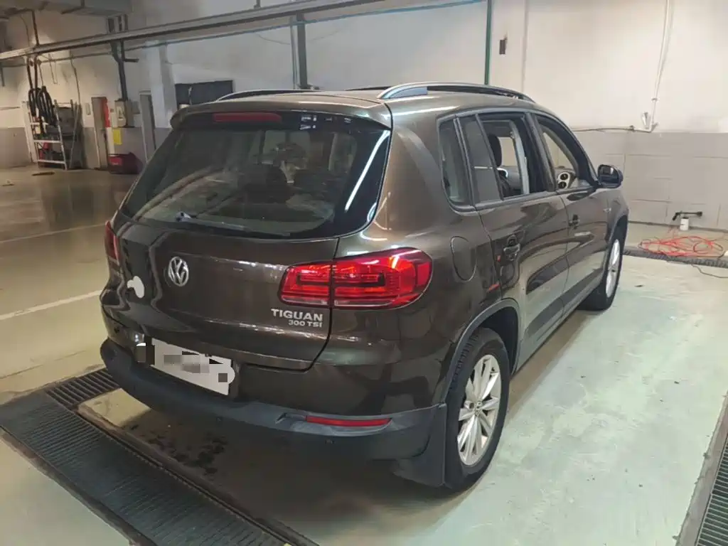Volkswagen Tiguan 2016 — фото 12