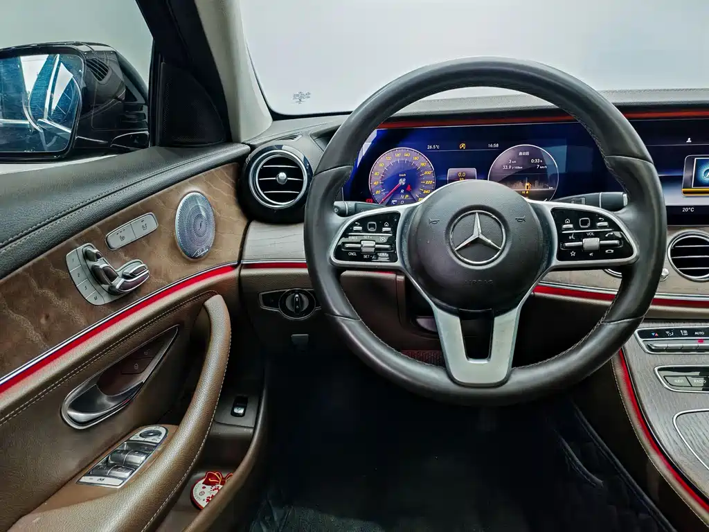 Mercedes-Benz E-Class 2019 — фото 9