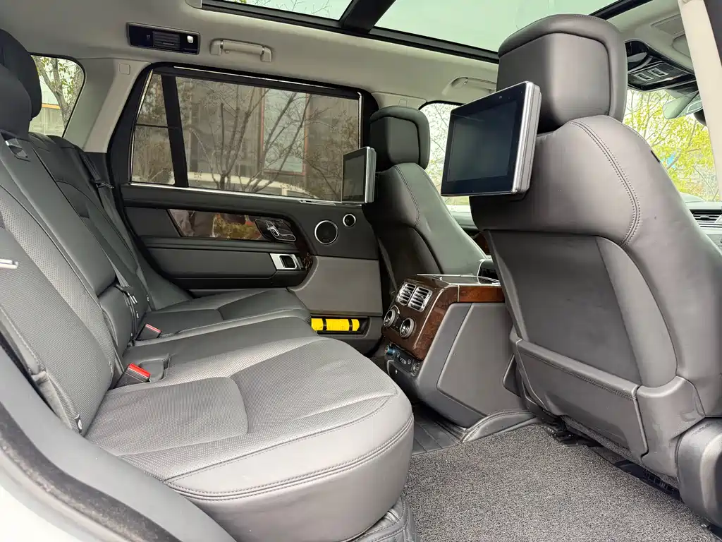 Land Rover Range Rover 2021 — фото 12