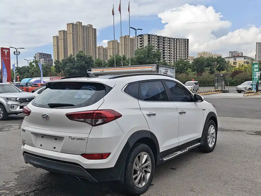 Hyundai Tucson 2016 — фото 9