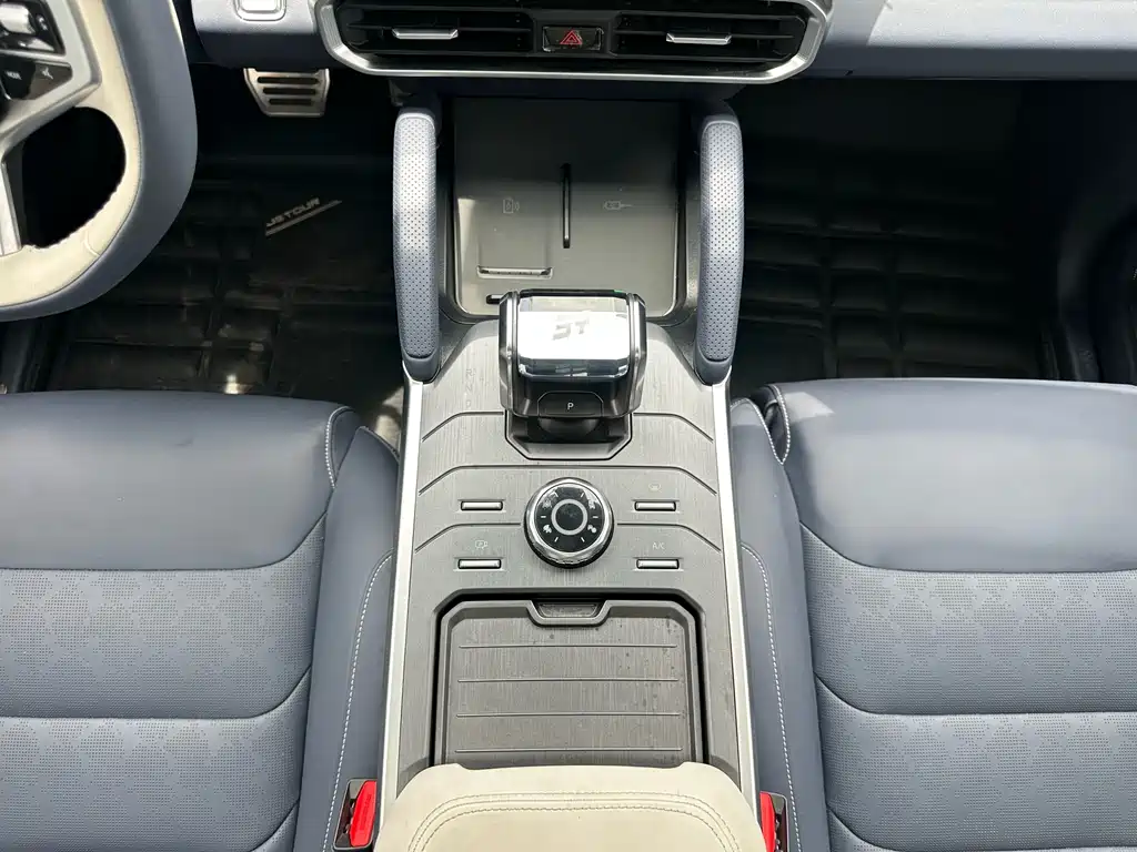 Jetour Traveller C-DM 2025 — фото 14