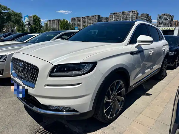 Lincoln Nautilus 2021