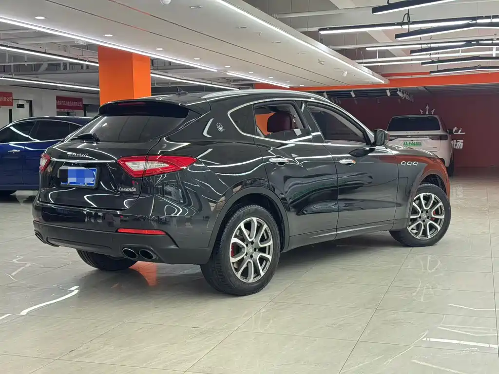 Maserati Levante 2017 — фото 8